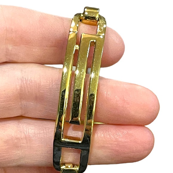 Lovely gold finish GIVENCHY Authentic fancy bracelet - Picture 2 of 7